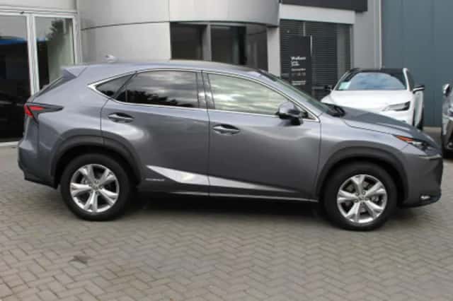 Lexus NX (2017) thumbnail 2