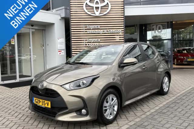 Toyota Yaris (2022) thumbnail 1