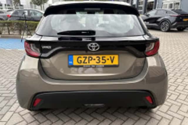 Toyota Yaris (2022) thumbnail 5