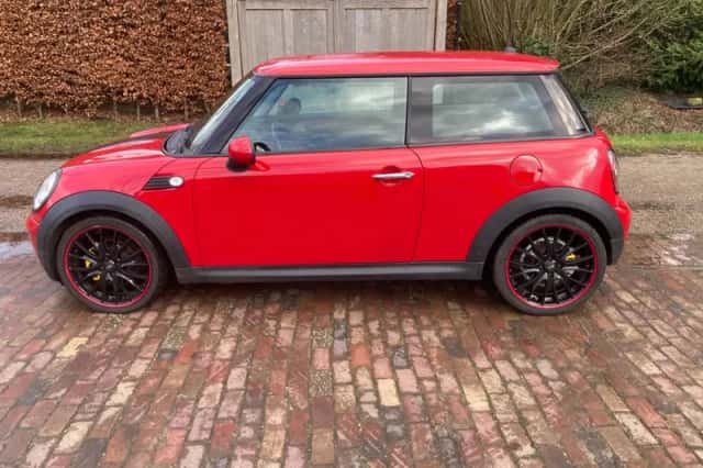 MINI  (2010) thumbnail 2