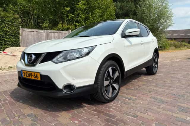 Nissan Qashqai (2015) thumbnail 1