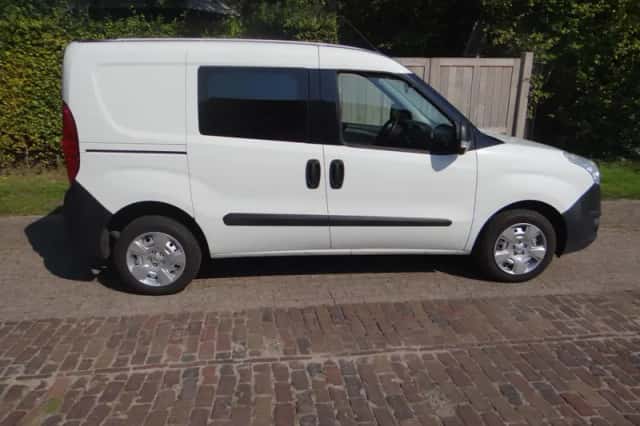 Opel Combo (2014) thumbnail 2