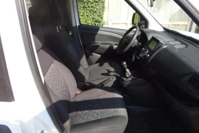 Opel Combo (2014) thumbnail 6