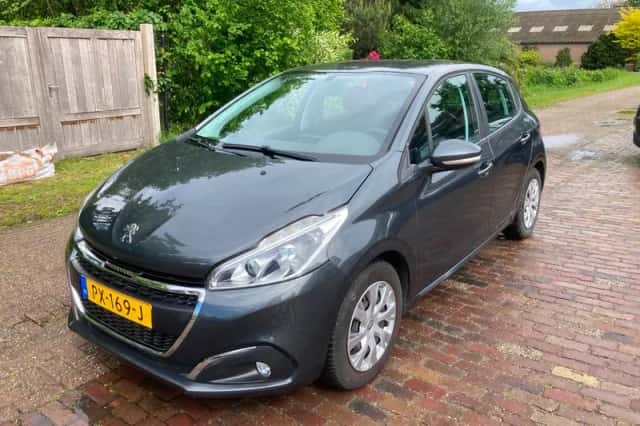 Peugeot 208 (2017) thumbnail 2