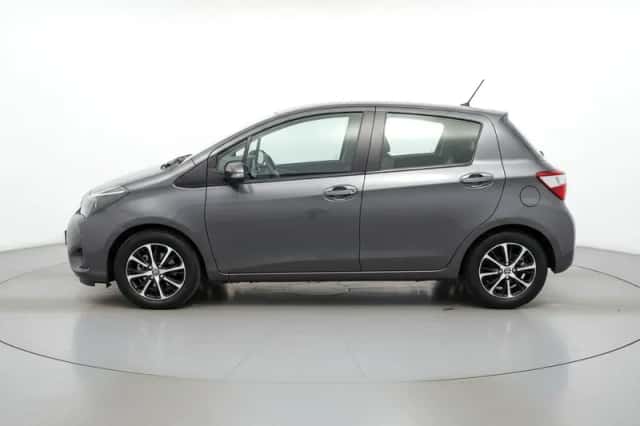 Toyota Yaris (2019) thumbnail 1