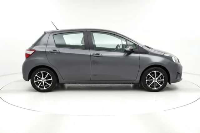 Toyota Yaris (2019) thumbnail 5