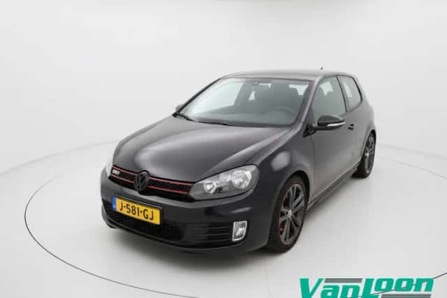 Volkswagen Golf (2011) thumbnail 2