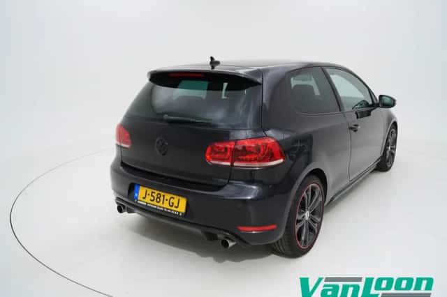 Volkswagen Golf (2011) thumbnail 4