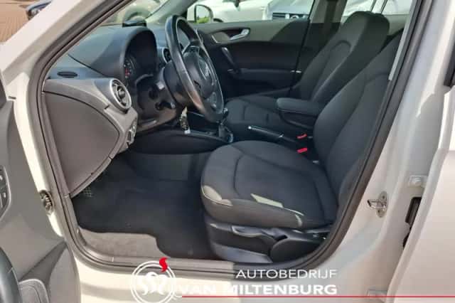 Audi A1 (2015) thumbnail 6