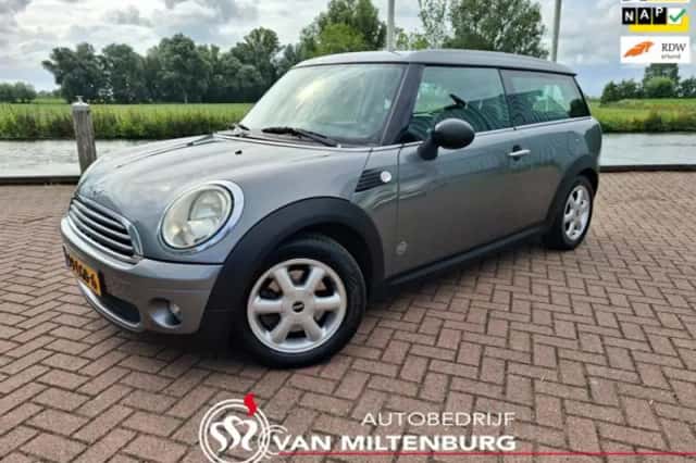 MINI Clubman (2010) thumbnail 1