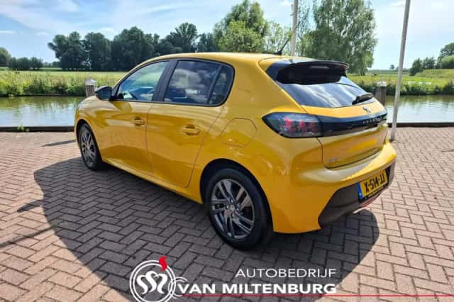 Peugeot 208 (2022) thumbnail 3