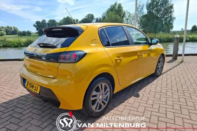 Peugeot 208 (2022) thumbnail 4
