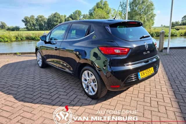 Renault Clio (2019) thumbnail 3