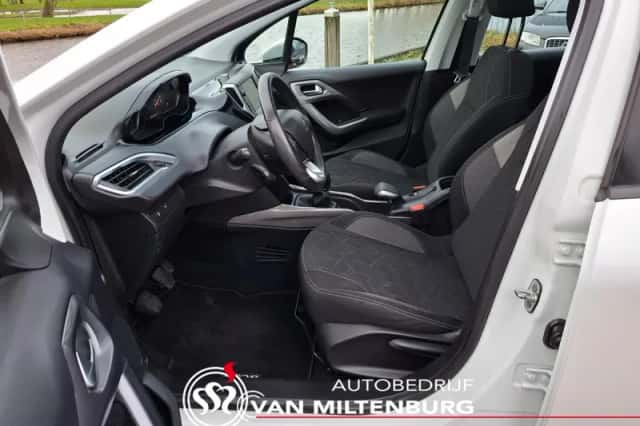 Peugeot 2008 (2018) thumbnail 6