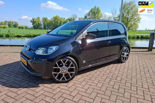 Volkswagen Up! (2019) thumbnail 2