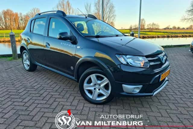 Dacia Sandero (2014) thumbnail 5
