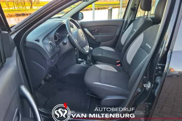 Dacia Sandero (2014) thumbnail 6