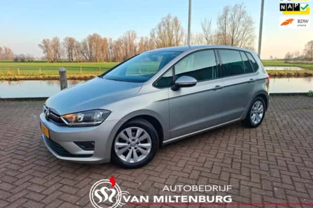 Volkswagen Golf Sportsvan (2015) thumbnail 1