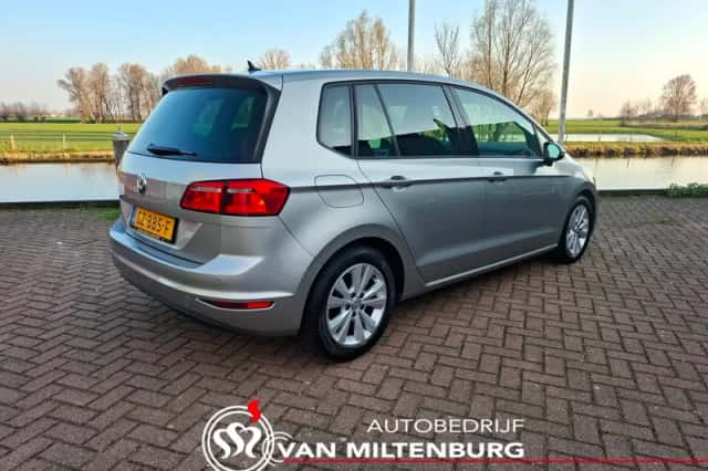Volkswagen Golf Sportsvan (2015) thumbnail 4
