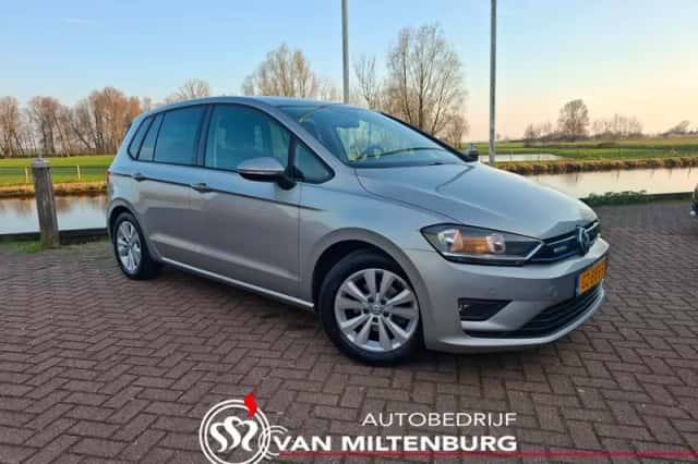 Volkswagen Golf Sportsvan (2015) thumbnail 5