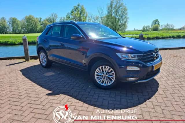 Volkswagen T-Roc (2018) thumbnail 5