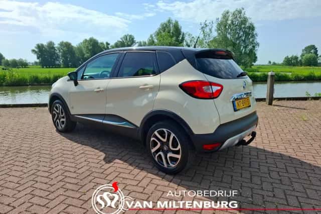 Renault Captur (2017) thumbnail 3