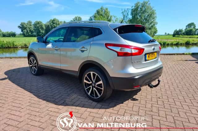 Nissan Qashqai (2016) thumbnail 3
