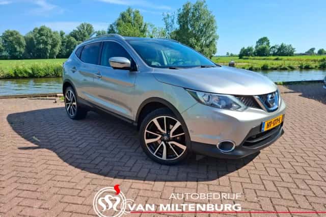 Nissan Qashqai (2016) thumbnail 5