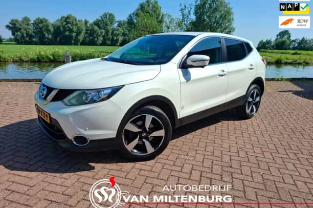 Nissan Qashqai (2017) thumbnail 2