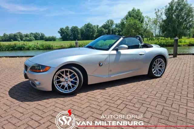 BMW Z4 (2005) thumbnail 3