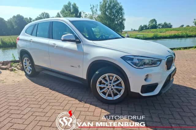 BMW X1 (2017) thumbnail 5