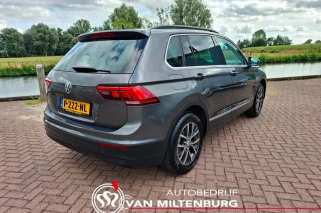 Volkswagen Tiguan (2017) thumbnail 4