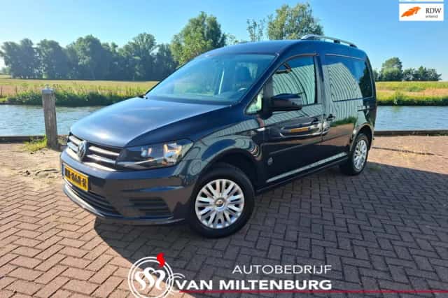 Volkswagen Caddy (2015) thumbnail 2
