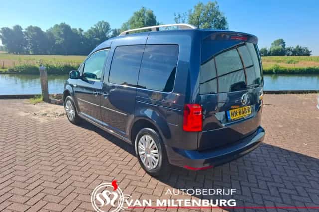 Volkswagen Caddy (2015) thumbnail 3