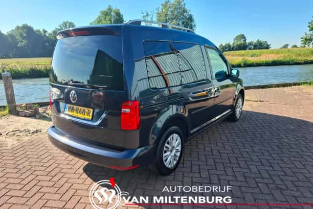 Volkswagen Caddy (2015) thumbnail 4