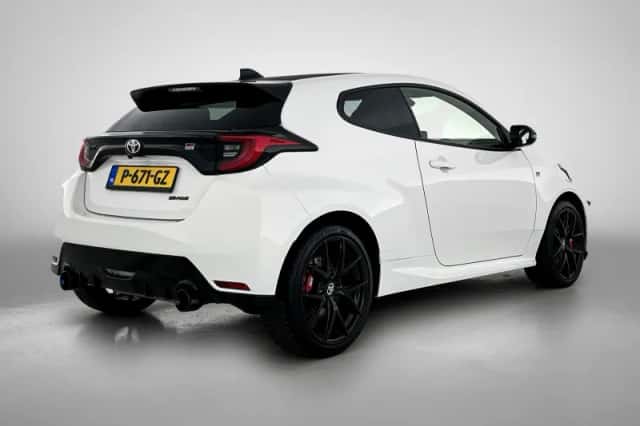 Toyota Yaris (2021) thumbnail 4