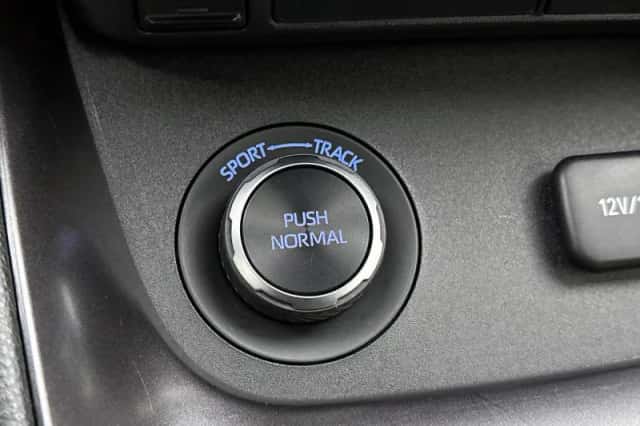 Toyota Yaris (2021) thumbnail 9