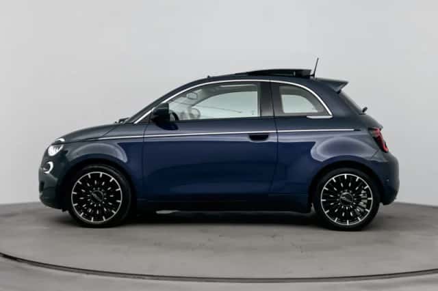 Fiat 500 (2021) thumbnail 2