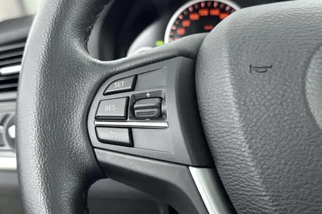 BMW X3 (2015) thumbnail 11
