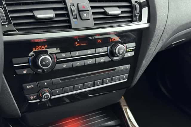 BMW X3 (2015) thumbnail 24