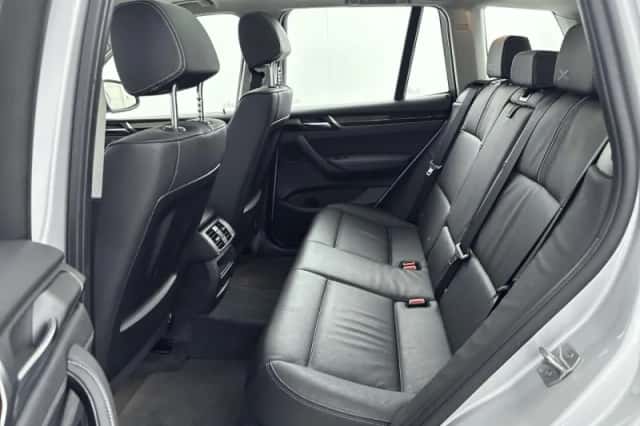 BMW X3 (2015) thumbnail 26