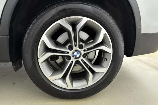 BMW X3 (2015) thumbnail 28