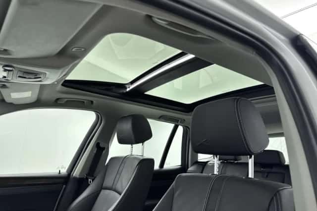 BMW X3 (2015) thumbnail 9