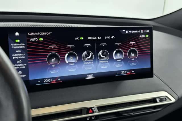 BMW iX (2023) thumbnail 21