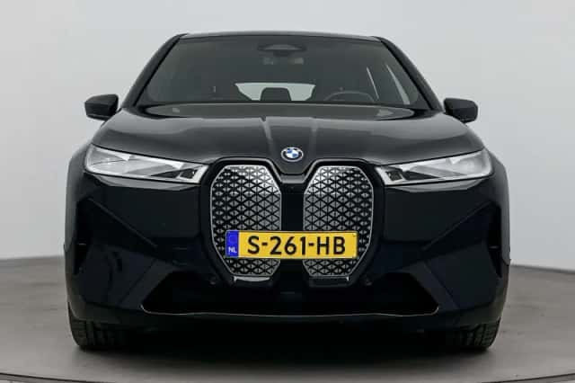 BMW iX (2023) thumbnail 5