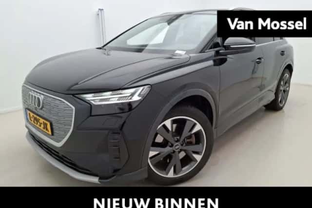 Audi Q4 e-tron (2021) thumbnail 1
