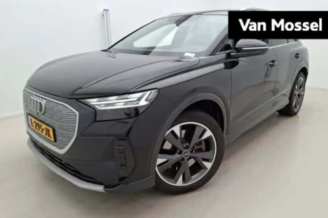 Audi Q4 e-tron (2021) thumbnail 1