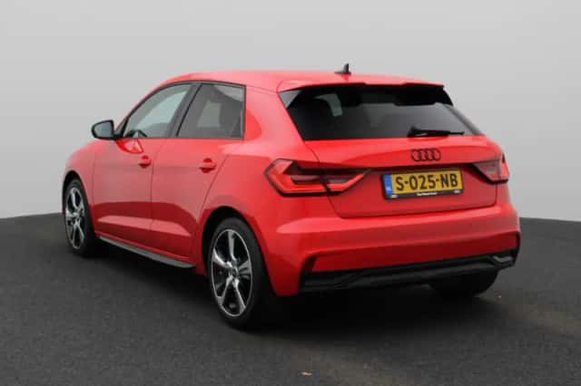Audi A1 (2023) thumbnail 3