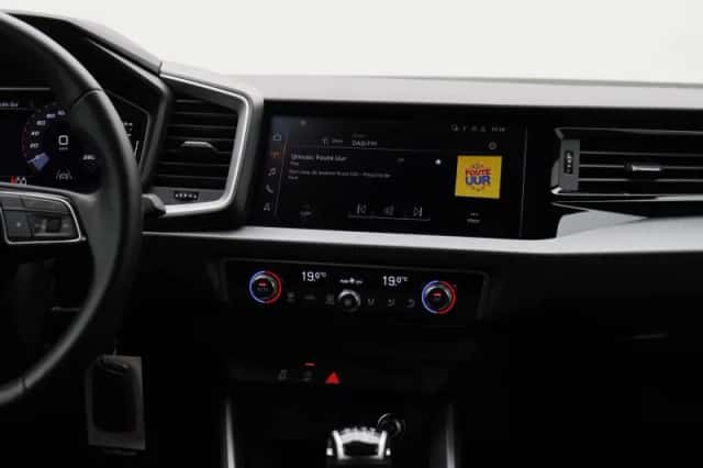 Audi A1 (2023) thumbnail 9