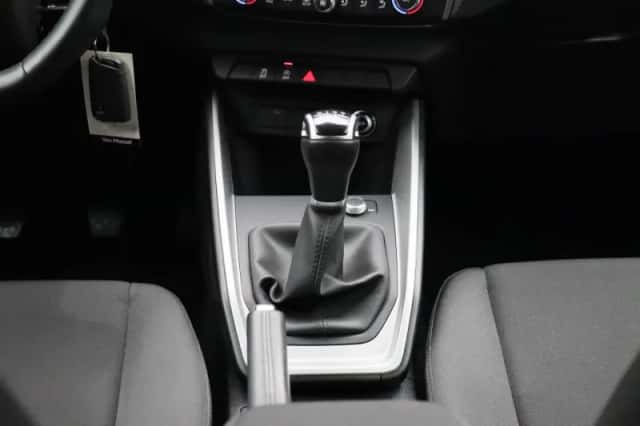 Audi A1 (2023) thumbnail 10